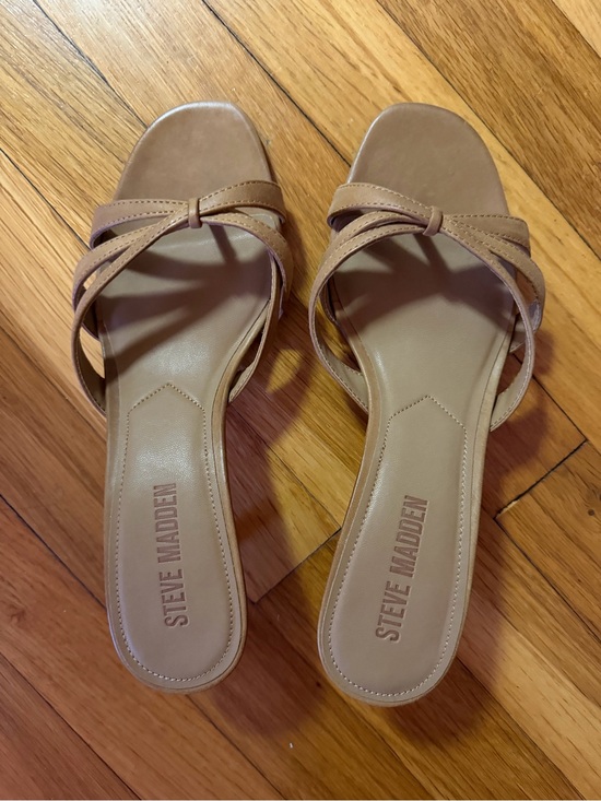 Steve Madden Shoes - Steve Madden Tan Knotted Strap Kitten Heels